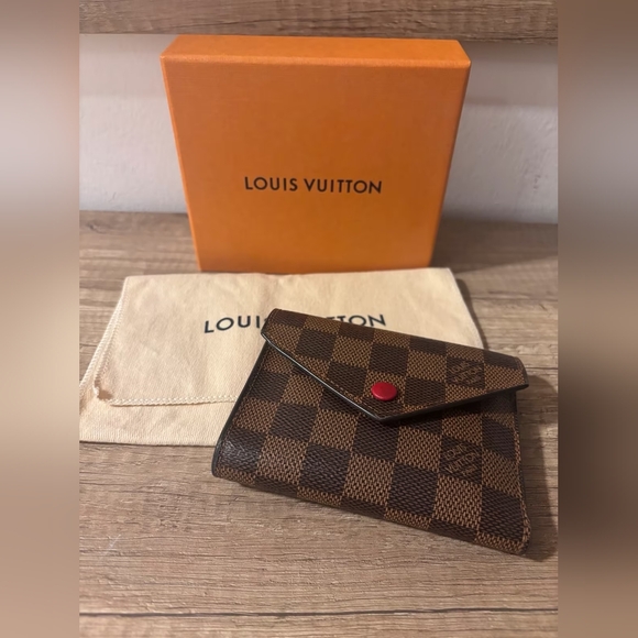 Louis Vuitton Victorine Wallet - Picture 1 of 8